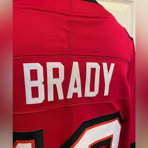 NFL Tampa Bay Buccaneers Tom Brady Nike Dri-Fit Red Vapor Jersey Men’s XL - Picture 11 of 12